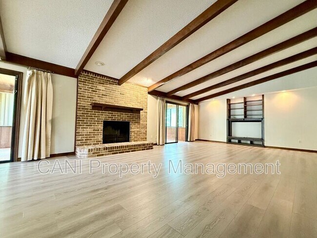 Foto del edificio - 733 Westchester Dr