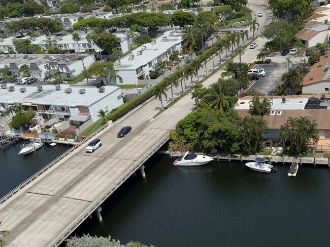 View - 2500 Parkview Dr