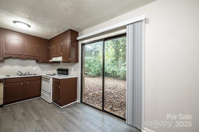 Foto del edificio - 1051 3rd St SE