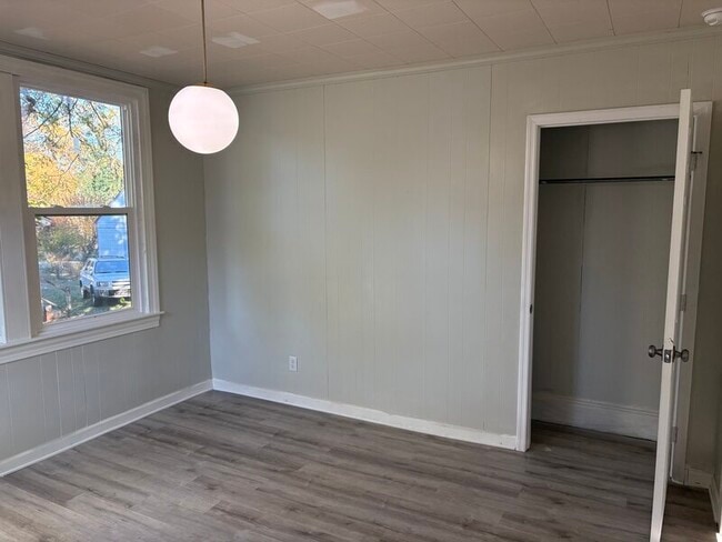 Building Photo - 225 Poplar St