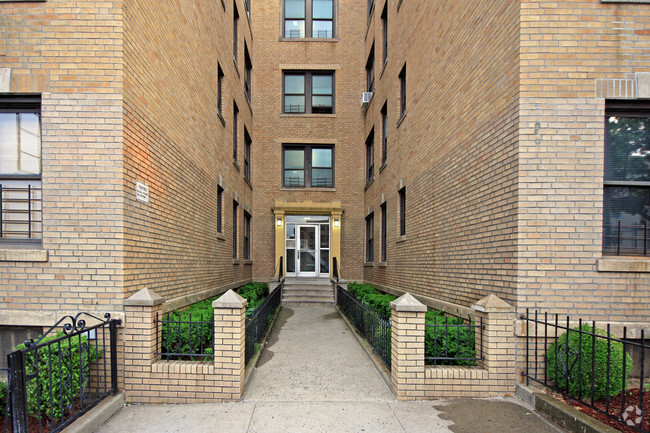 Foto del edificio - Crescent Street Apartments