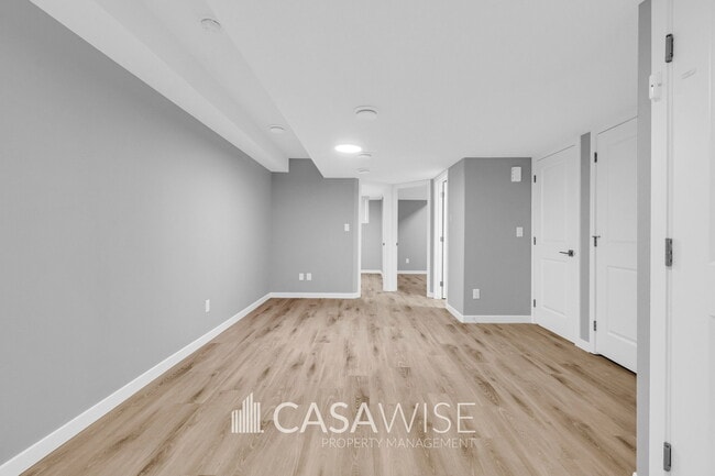 Building Photo - 10248 157 St NW