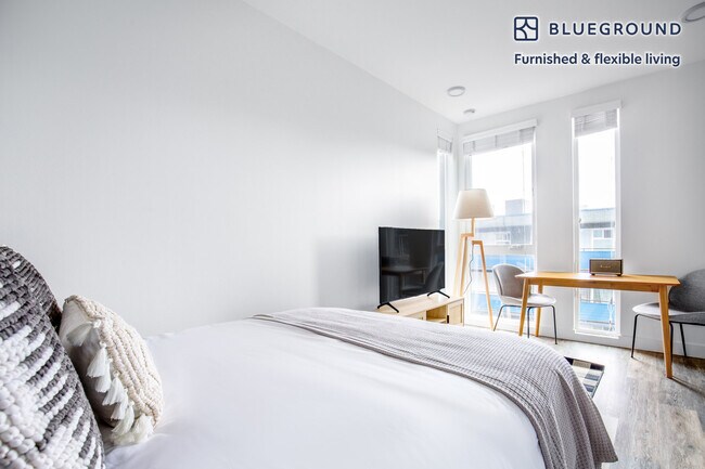 Building Photo - 120 10th Ave E