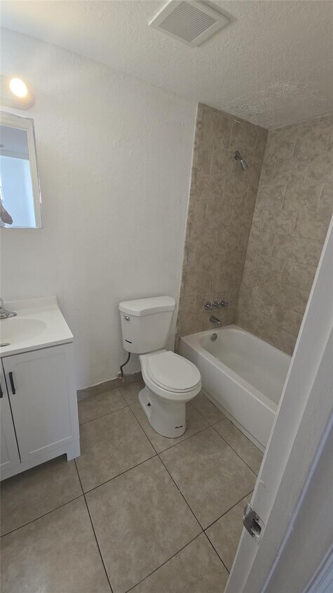 Foto del edificio - 3700 NW 21st St