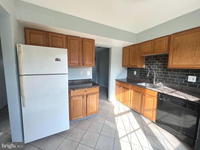 Building Photo - 9145 Kershaw Ct