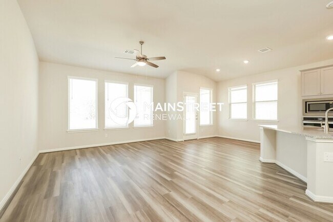 Foto del edificio - 3 Bedroom Pet-Friendly Home in San Antonio, TX with Main Street Renewal