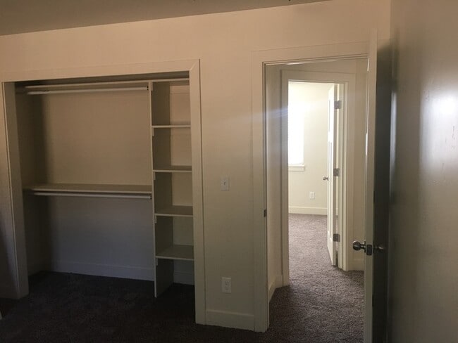 Building Photo - 1461 Wild Rose Way