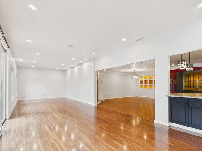 Building Photo - Immaculate Menlo Park house for rent now! $9,100