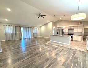 Building Photo - 15-2067-2067 28th Ave