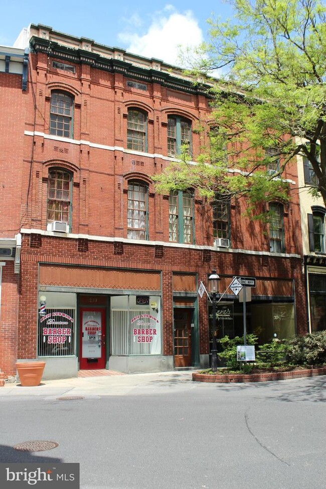 Building Photo - 235 W Main St