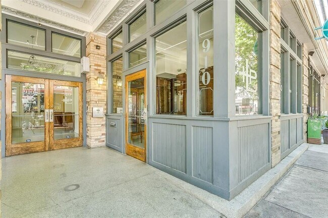 Foto del edificio - Beautiful 1 Bed- 1 Bath in Houston Place L...