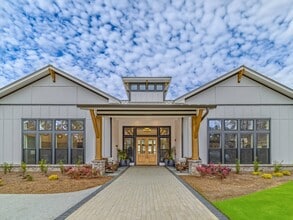 Building Photo - NOVO New Hampstead