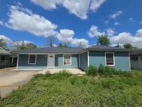 Building Photo - 5115 Balkin St