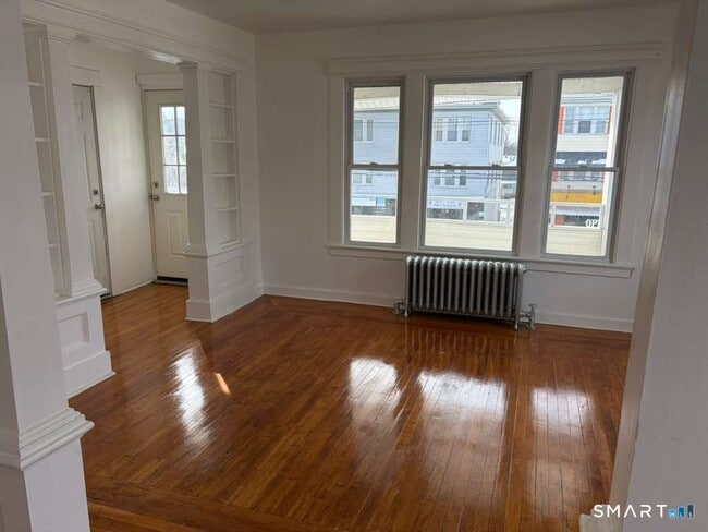 Building Photo - 1821 E Main St