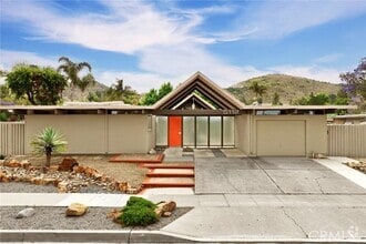 Building Photo - 5112 E Valencia Dr