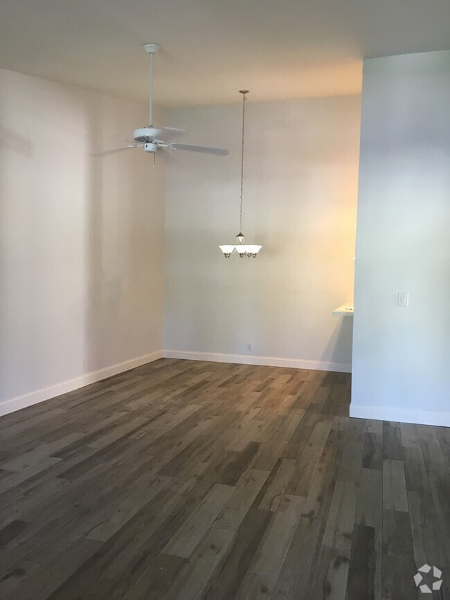 Building Photo - 6495 Chasewood Dr