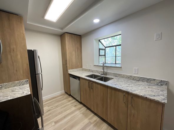 Foto del edificio - 11843 Braesview, 502