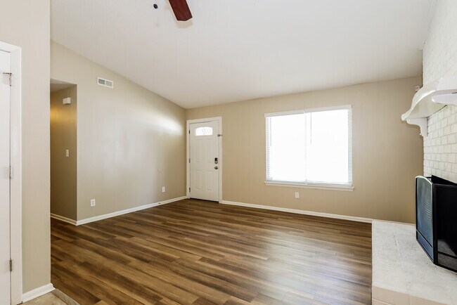 Foto del edificio - 7236 Newell Acres Dr