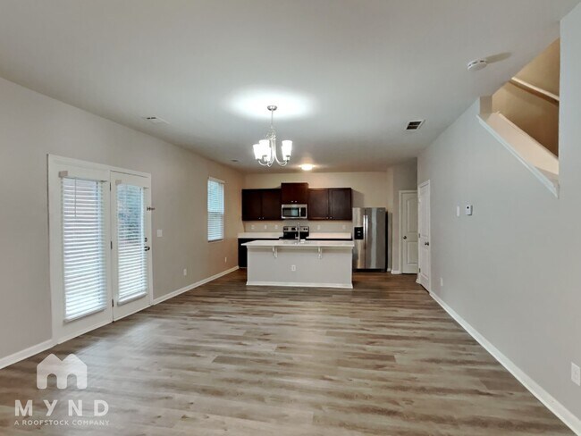 Foto del edificio - 828 Lake Chase