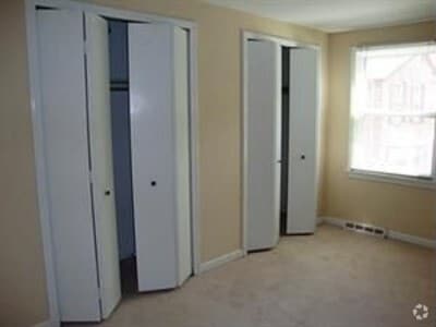 Building Photo - 20 Guilford Ln