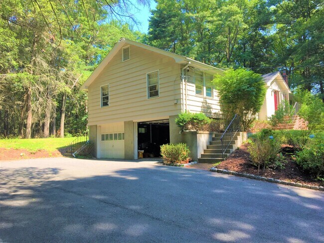 Foto del edificio - 53 Deerhaven Rd