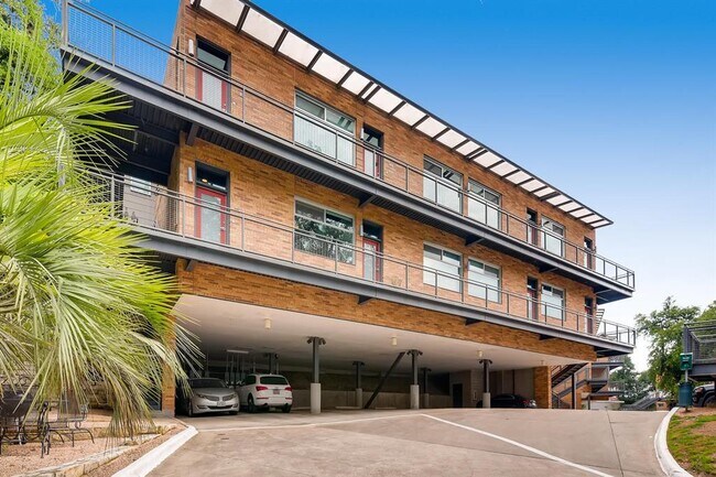 Foto del edificio - 2205 N Lamar Blvd
