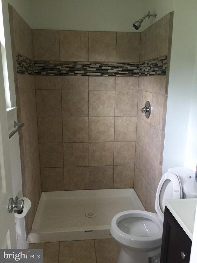 Primary Photo - 3401 Sylvan Dr