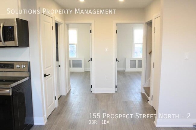 Building Photo - *WOW! Beautifully Renovated 2 Bedroom + Lo...