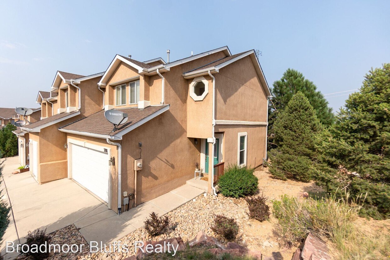 Foto principal - 3 br, 3 bath House - 288 Pecan Garden View