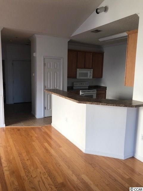 Foto del edificio - 5864 Longwood Dr