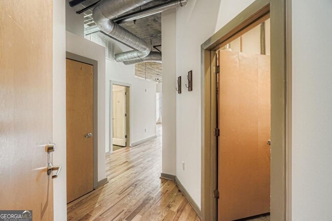 Building Photo - 1023 Juniper St NE