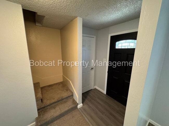 Building Photo - 20 Bodie Dr