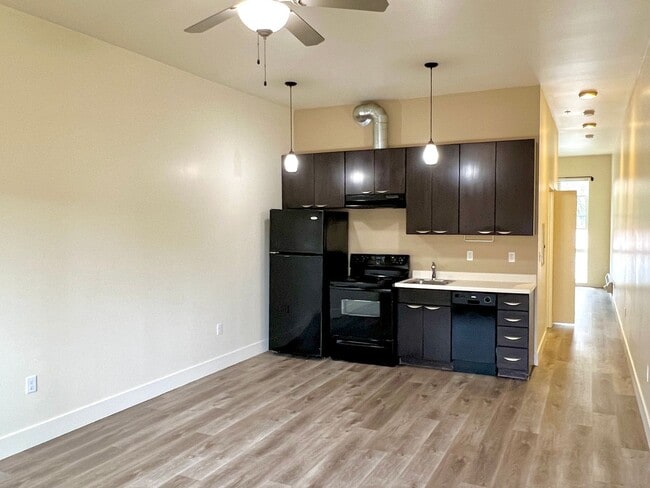 Building Photo - ECOFL01