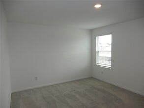 Building Photo - 21102 Trivento Dr