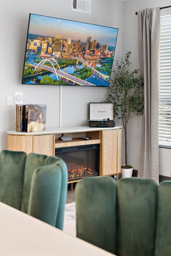 Primary Photo - 2 City Pl