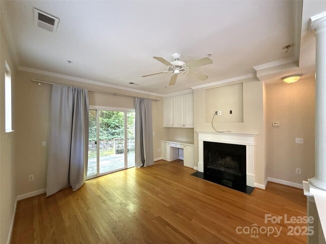 Foto del edificio - 2504 Cranbrook Ln