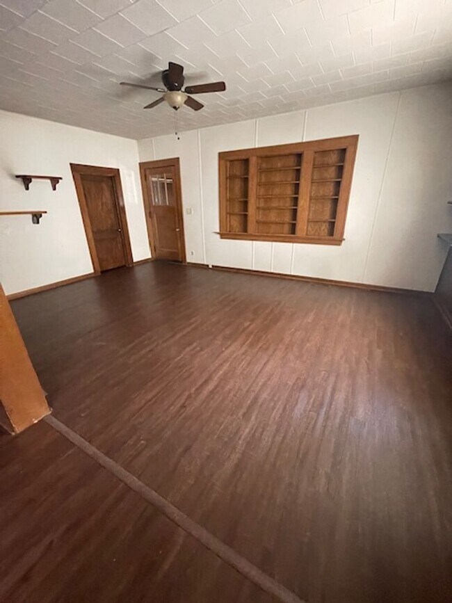 Building Photo - 109 11th Ave SE