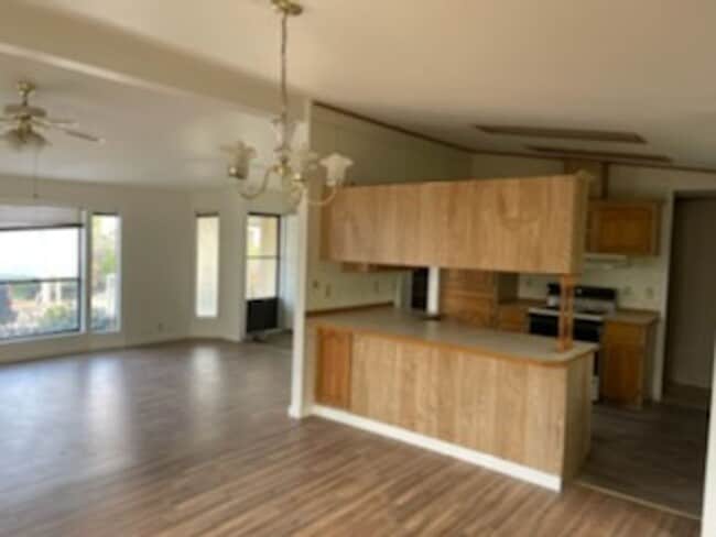 Building Photo - Southshore