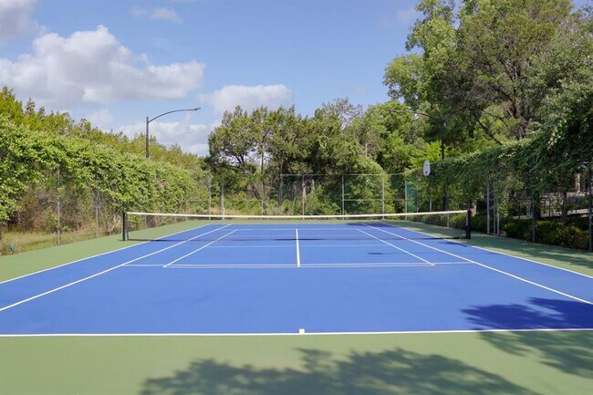 Foto del edificio - 506 Konstanty Cir