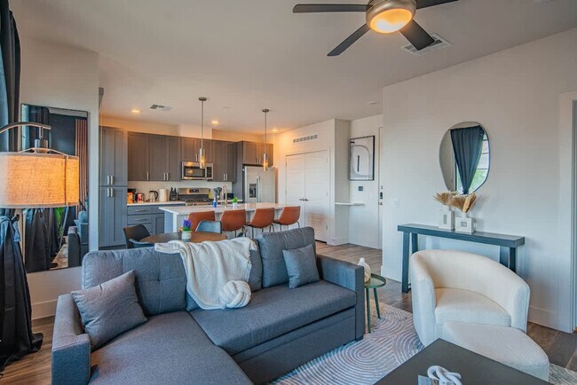 Foto del edificio - 15501 N Dial Blvd