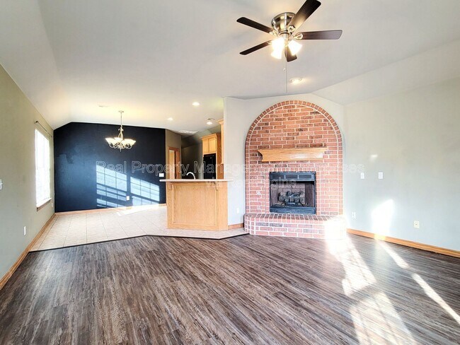 Foto del edificio - 4701 Castle Bay Cove