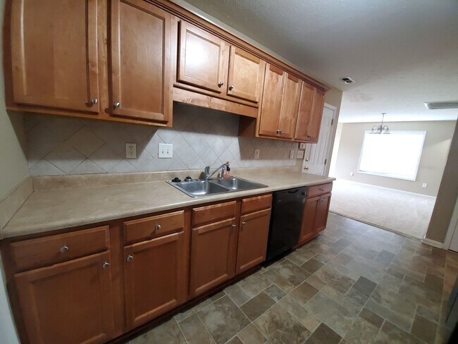 Foto del edificio - 227 Fairfield Cir