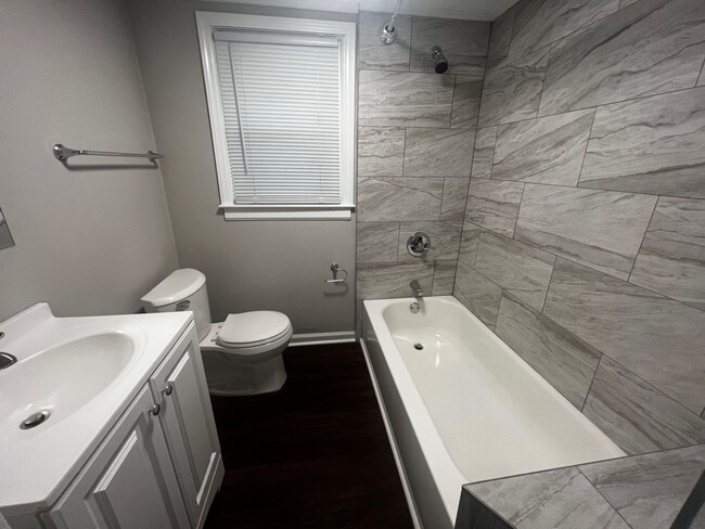 Building Photo - Freshly updated two bedroom, one bath hous...