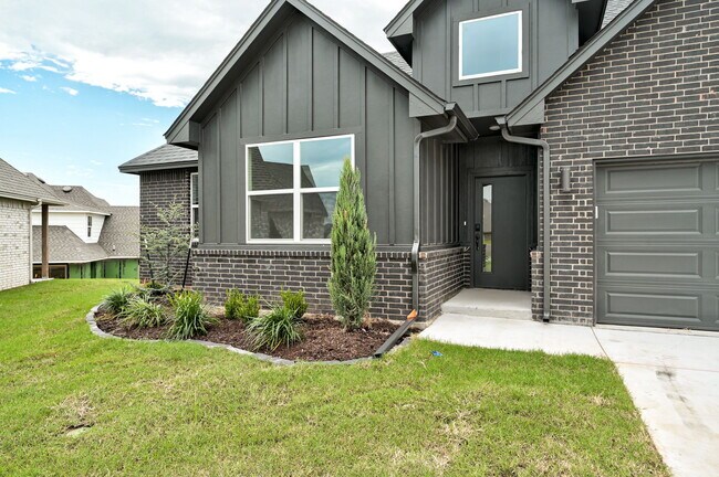 Foto del edificio - 6016 Kinnick Dr