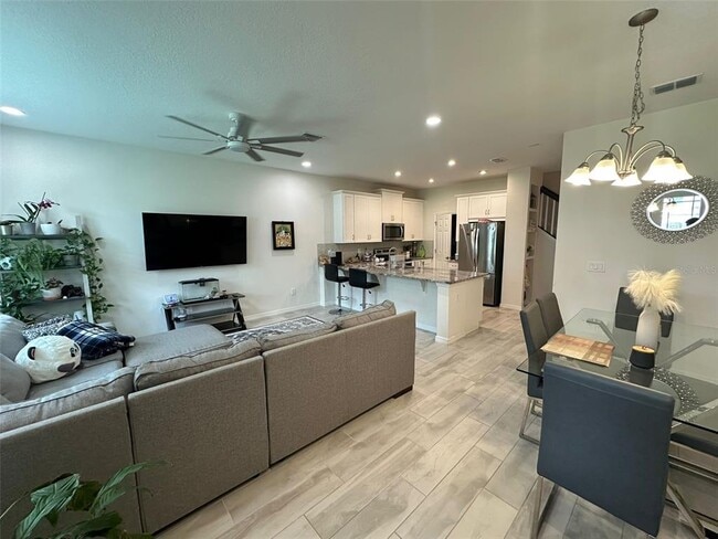 Building Photo - 13348 Abuela Aly