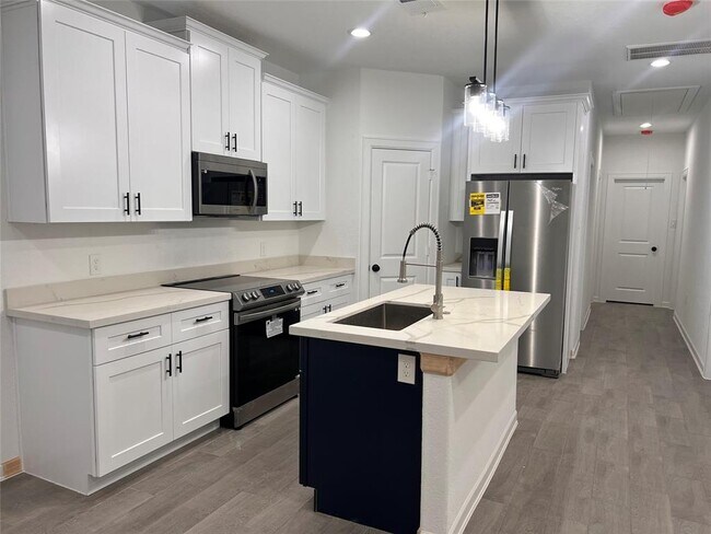 Foto del edificio - 16398 Eastchase St