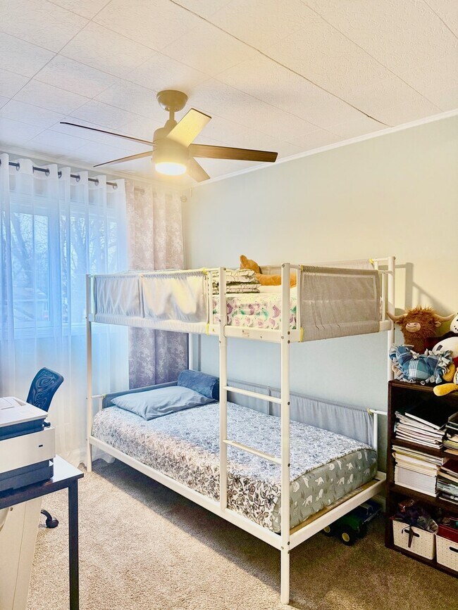 Foto del edificio - 24 Johnathan Rd