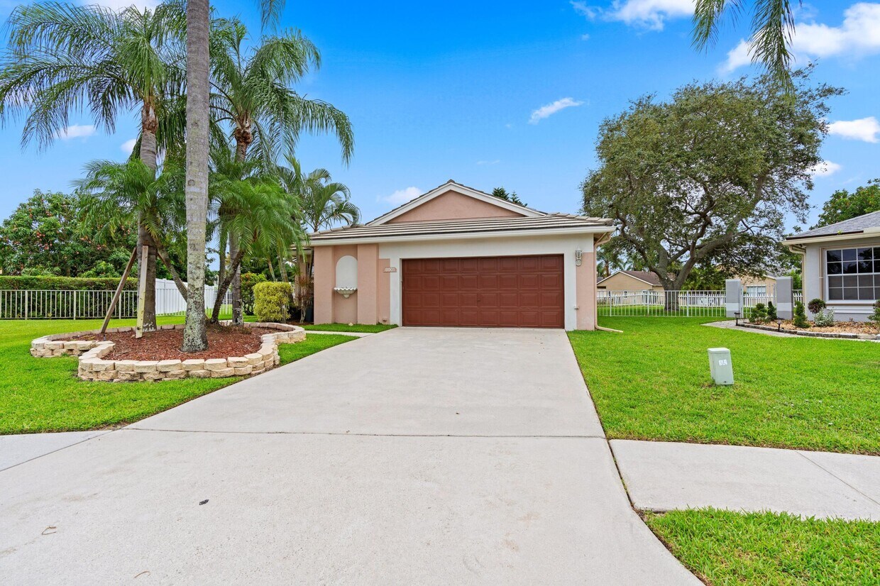 Primary Photo - 8901 Odell Dr