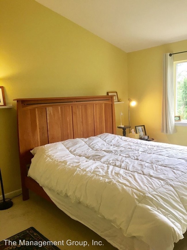 Building Photo - 11009 SE 18th St