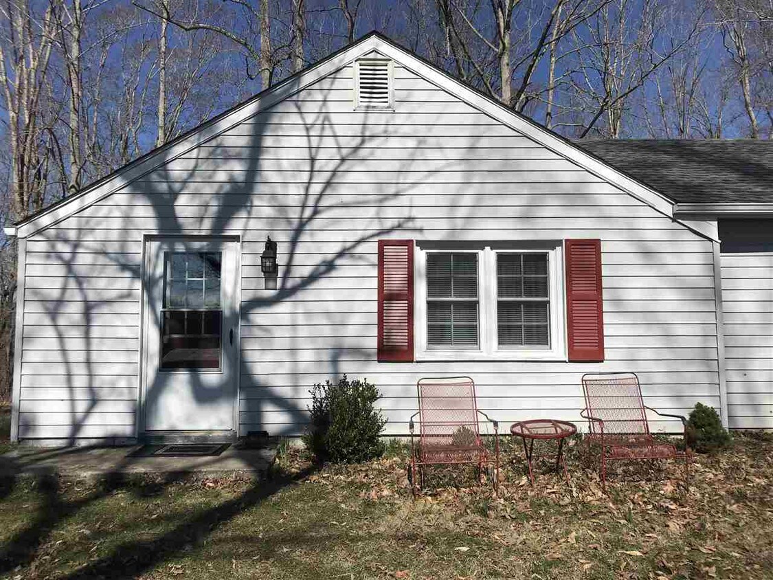Primary Photo - 6946 Louisa Rd